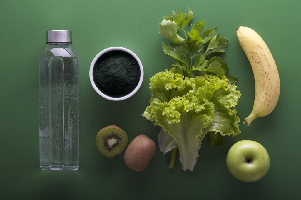 legumes e frutas saudáveis ​​na mesa